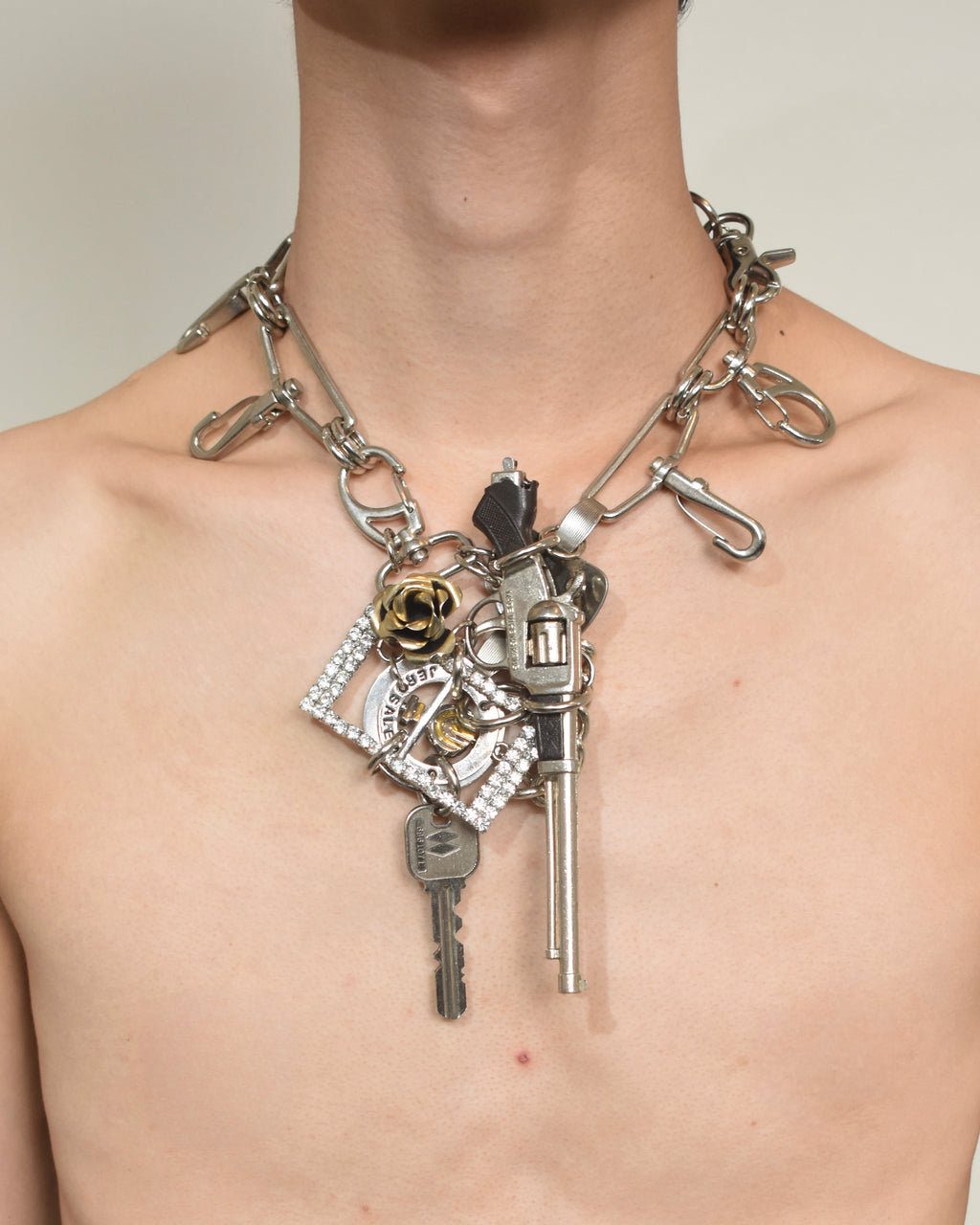 LEO GON'DO PISTOL NECKLACE