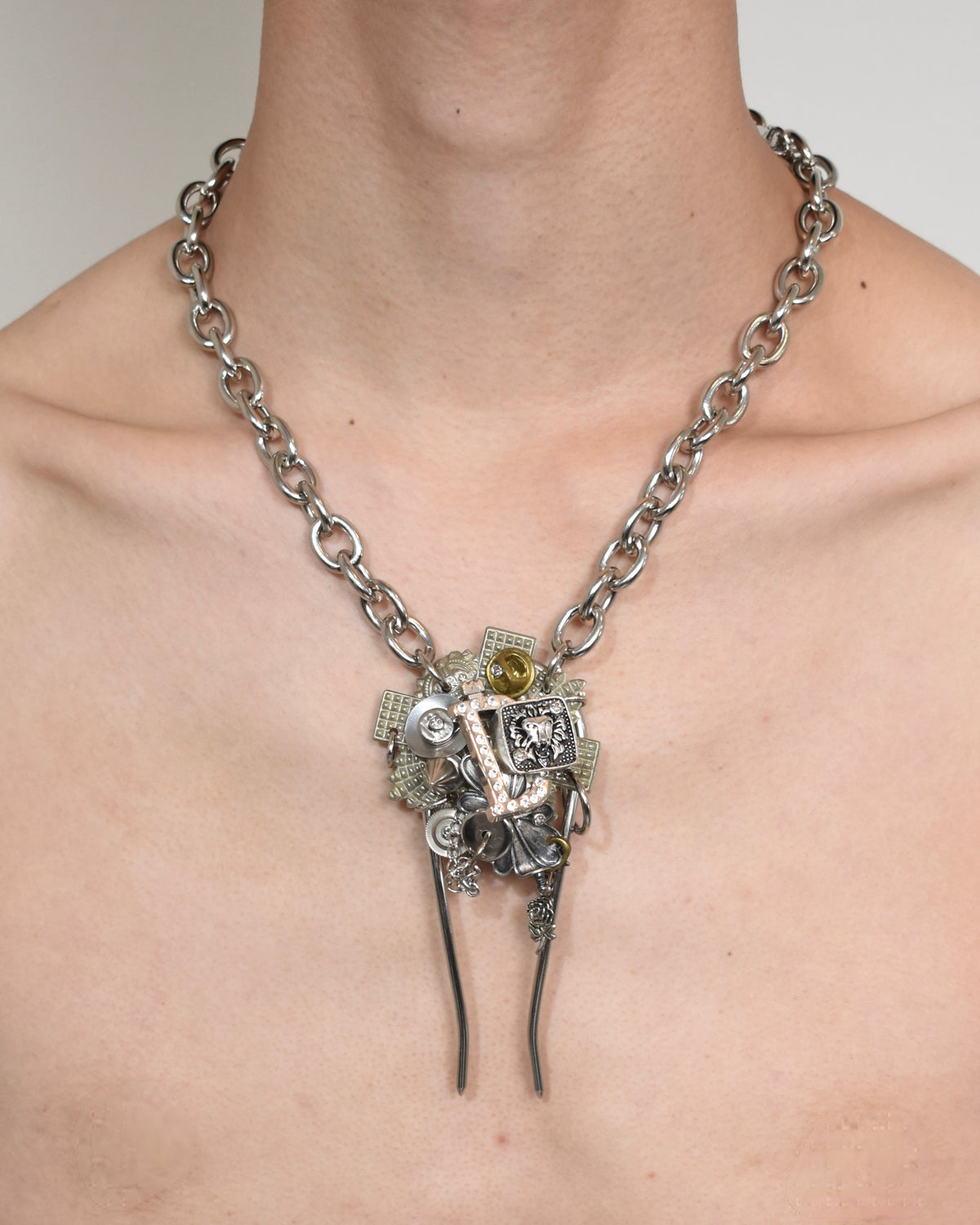 LEO GON'DO HAIRPIN NECKLACE-LION